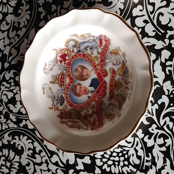 Triple pack of Lady Dianna memorbilia - Picture 3 of 6